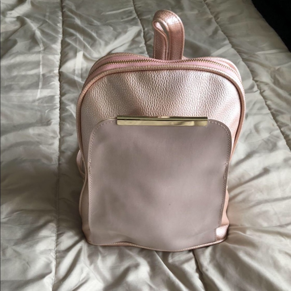 Medium back pack